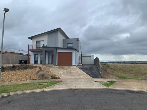 Peterborough Getaway - Australian Directory 2