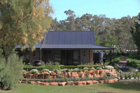 Petit Verdot Cottage - A Vineyard Retreat In Barossa Valley - Australian Directory 0