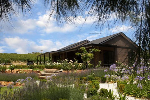 Petit Verdot Cottage - A Vineyard Retreat In Barossa Valley - Australian Directory 1