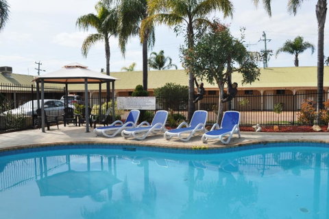 Pinjarra Resort - Australian Directory 2