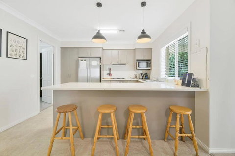 Piper St - CBD, Cosy Escape - Australian Directory 3