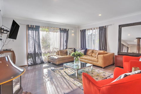 Pleasant Way River Lodge - Australian Directory 3