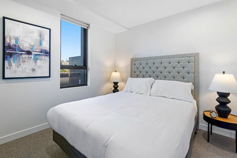 Polished 2-Bed Apartment With Gorgeous City Views - Australian Directory 1