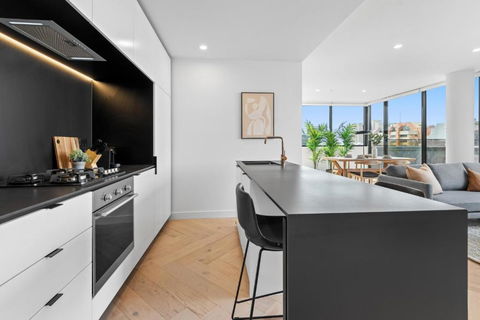 Polished 2-Bed Apartment With Gorgeous City Views - Australian Directory 2