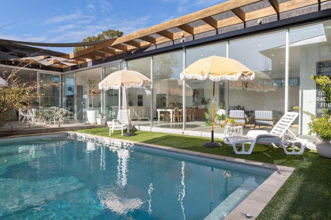 Poolside Paradise Mount Eliza - Australian Directory 0