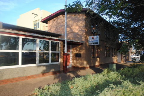 Port Adelaide Backpackers - Australian Directory 1