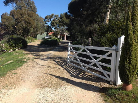 Port Elliot Rural Retreat - Australian Directory 0