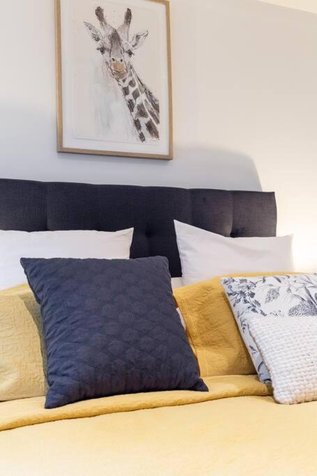 PORT MELBOURNE - A Stay At The Bay - Australian Directory 3