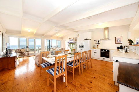 PORT WILLUNGA DREAMING A Beach Front Experience - Australian Directory 0
