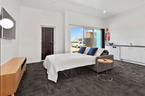 Port Lincoln Shark Apartment 6 - Australian Directory 3