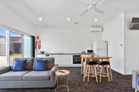 Port Lincoln Shark Apartment 6 - Australian Directory 1