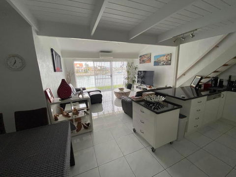Port Lincoln Marina Waterfront Apartment - Australian Directory 3