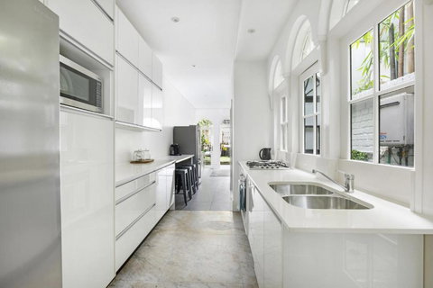 Pet Friendly Paddo Terrace - Australian Directory 2