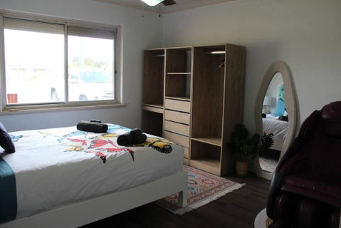 Raeside Home - Australian Directory 1