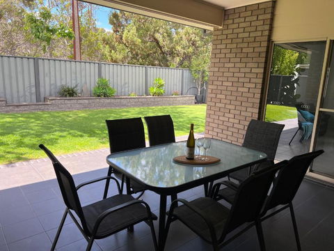 Premium Barossa Getaway - Australian Directory 2