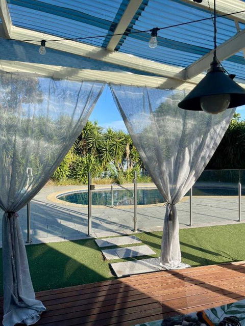 Prime Glen Huntly Beauty - 4BR Family Home W Pool - Australian Directory 1