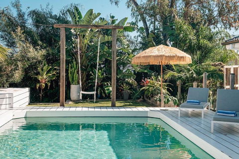 Prime Location With Pool - Walk To Coolum Beach - Australian Directory 0