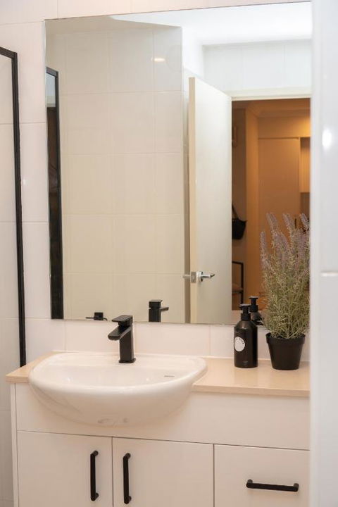 PRIME SPOT: Modern Studio+Balcony Darling Harbour - Australian Directory 3
