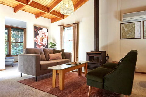 Primrose Cottage - Australian Directory 1