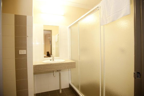 Prince Of Wales Hotel, Bunbury - Australian Directory 3