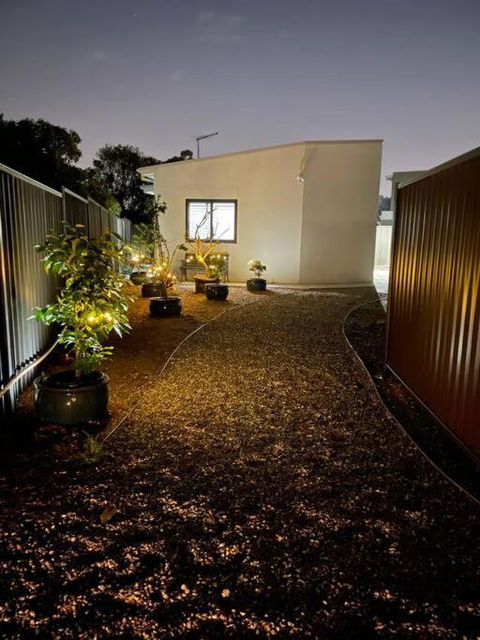 Private, Modern & Luxurious Granny Flat - Australian Directory 0