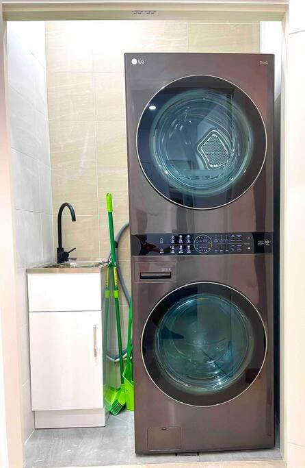 Private, Modern & Luxurious Granny Flat - Australian Directory 2