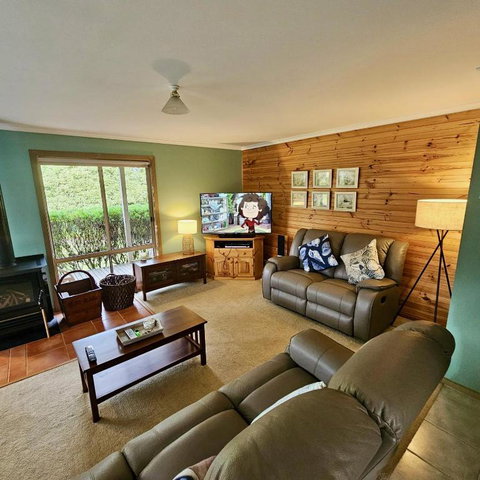 Prom Coast - Beach Abode - Sandy Point - Australian Directory 0