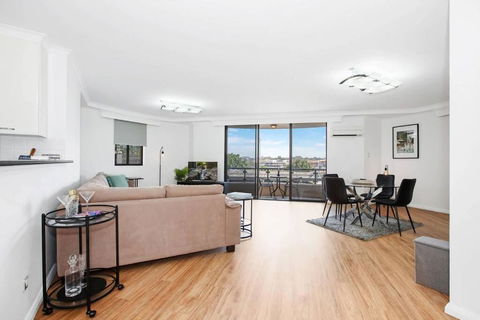 Pyrmont 2 Bed Apartment - Prime Location W Parking - Australian Directory 2