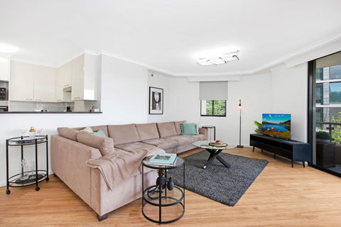 Pyrmont 2 Bed Apartment - Prime Location W Parking - Australian Directory 0