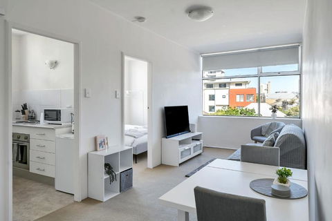 Quaint 1BD On The Doorstep Of Manly Beach - Australian Directory 2