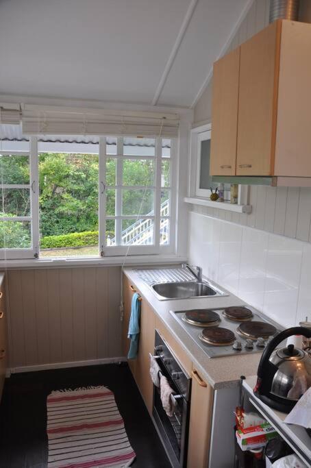 Quaint & Cosy 1 Bedroom Apartment In Queenslander. - Australian Directory 3