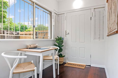 Quiet & Bright Art Deco Apartment By New Farm Park - Australian Directory 3