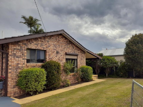 QUIET PROPERTY BY THE RIVER - Australian Directory 0