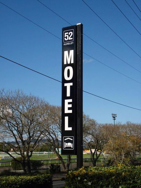 Raceview Motor Inn - Australian Directory 1