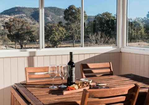 Pretty Pink Queenslander With Spectacular Views! - Australian Directory 1