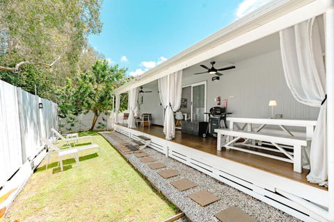 Private Outdoor Spa, Fire Pit, Cinema Room - THE COTTAGE COOLUM BEACH - Australian Directory 3