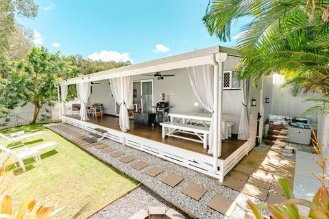 Private Outdoor Spa, Fire Pit, Cinema Room - THE COTTAGE COOLUM BEACH - Australian Directory 1