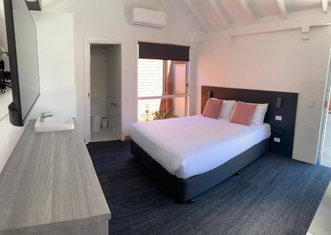 Railway Motel Myrtleford - Australian Directory 3