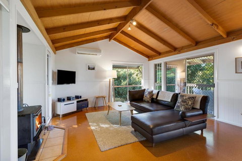 Ravensbourne Escape - Windsong - Australian Directory 1