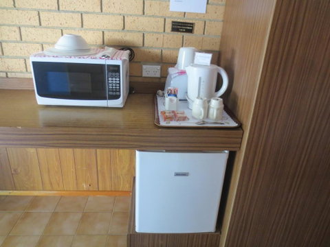 Aspley Pioneer Motel - Australian Directory 3