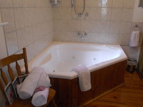 Astley Cottage - Australian Directory 1