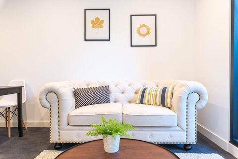 Astrina Deluxe 1 Bedroom - Australian Directory 1