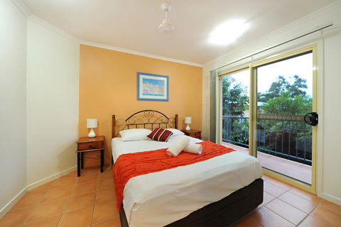 At Beach Court Holiday Villas - Australian Directory 3