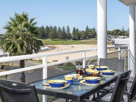 At The Beach - Kiama Surf Beach At Your Doorstep - Australian Directory 1