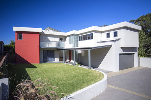 Atlantas, Mollymook Beach - Australian Directory 1