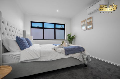 AU.JOY 3 Bed Townhouse Burwood 3 - Australian Directory 0