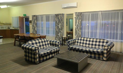 Avalon Motel - Australian Directory 2