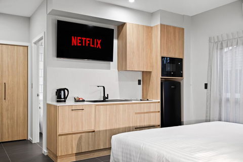 AVENUE MOTEL APARTMENTS - Australian Directory 3