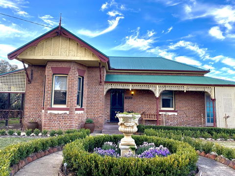 Avoca House - Circa 1900 Gorgeous Federation Home - Australian Directory 1