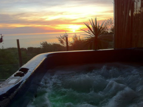 Award Winning Beach Front Retreat - Australian Directory 0